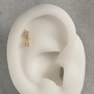 18K Gold Crystal Dangle Tear Drop Cartilage Earring 

Brand New